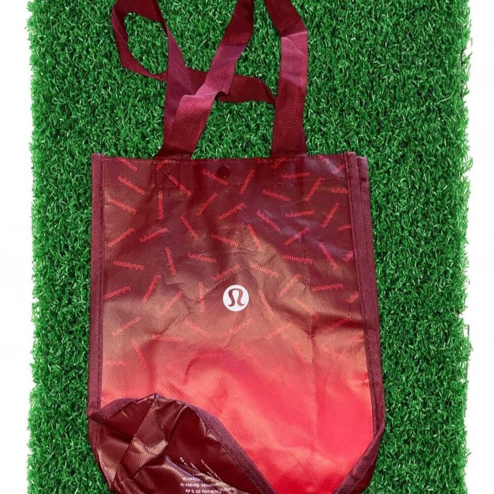 Lululemon Women's Red and Burgundy Bag